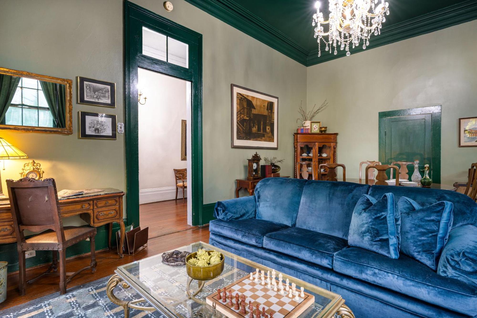 The Mansion On Royal Hotel 3*